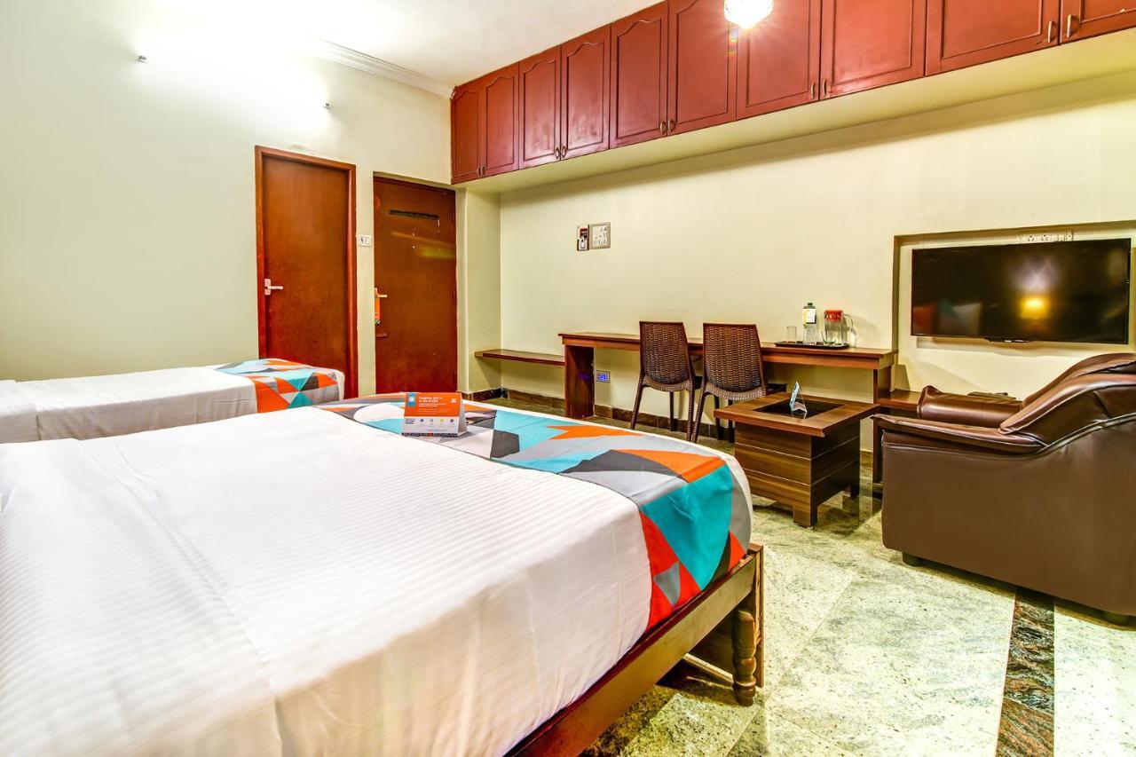 Fabexpress Nestlay Rooms - 100M From Velammal Hall, Moggappair Chennai Esterno foto